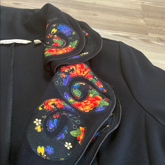 Soft Surroundings Blazer Black Colorful floral statement collar size M Unique - Picture 9 of 12
